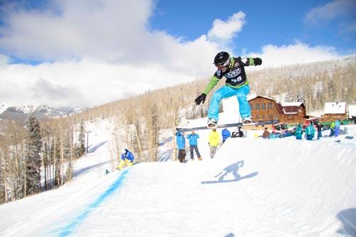 A atleta brasileira de snowboard Isabel Clark participa nessa sexta-feira, dia 27 de Janeiro, das classificatórias da edição de inverno dos X-Games / Foto: Divulgação